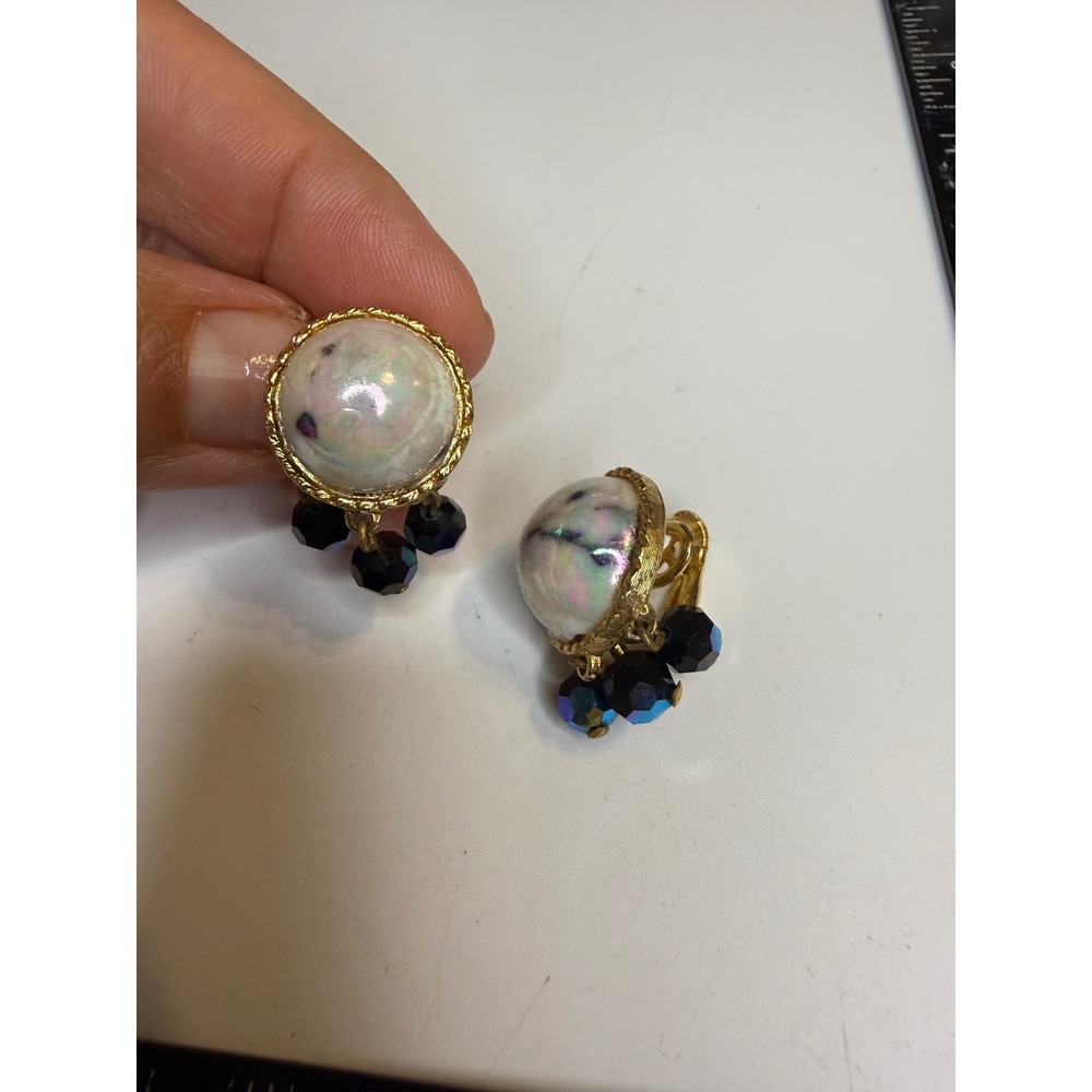 Trifari Iridescent Faux Pearl Black Bead Dangle Clip On Earrings Gold Tone